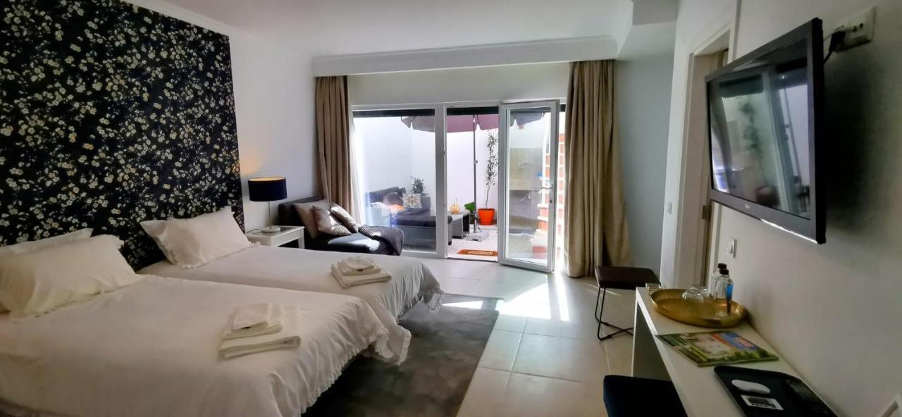 Quarto Duplo Com Kitchenette, Wc E Patio Privativo Apartment คอร์โฮโยส ภายนอก รูปภาพ