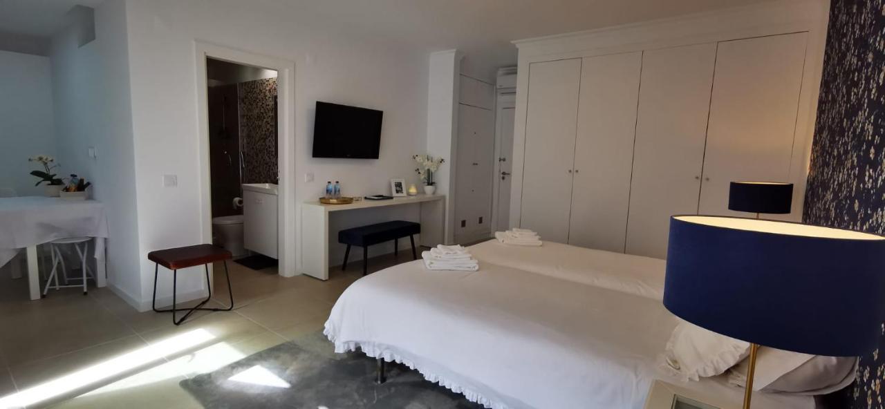 Quarto Duplo Com Kitchenette, Wc E Patio Privativo Apartment คอร์โฮโยส ภายนอก รูปภาพ